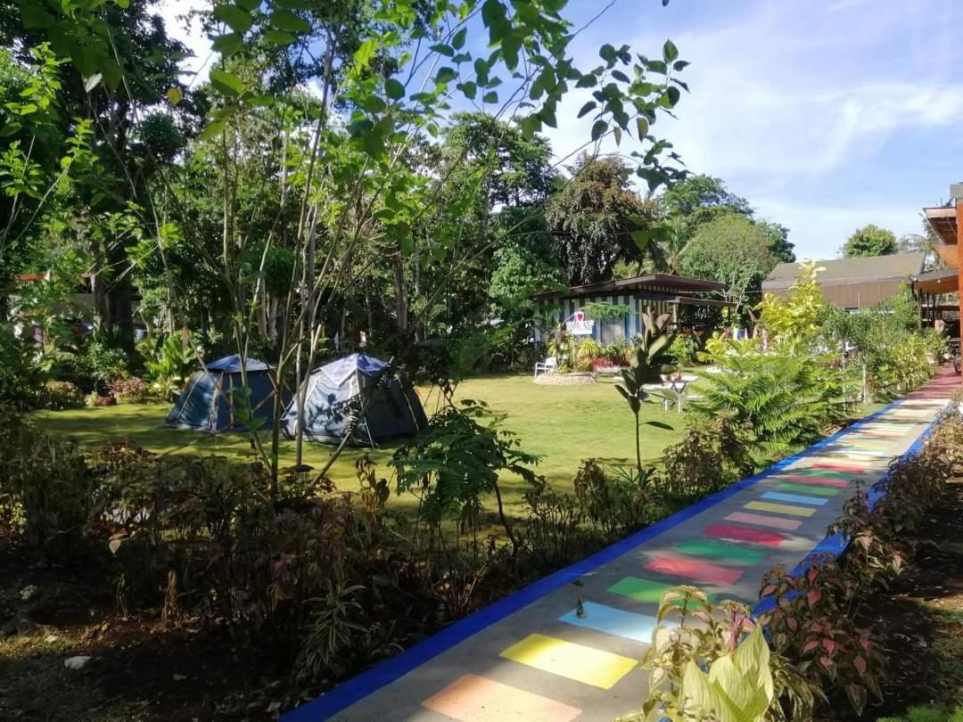 סיקיהור Edmund'S Garden Inn מראה חיצוני תמונה